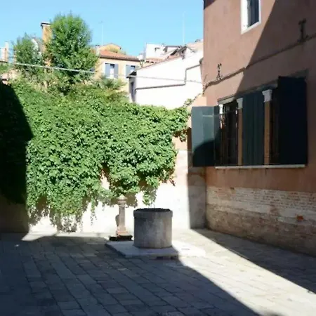 Contemporary In Ff Apartment Venice