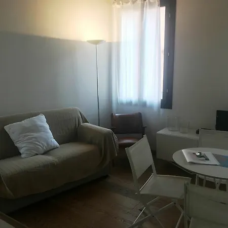 Apartment Contemporary In Ff