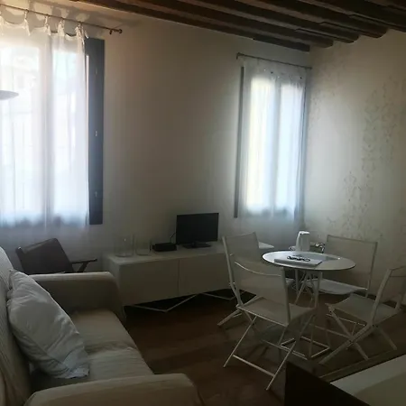 Contemporary In Ff * Venice