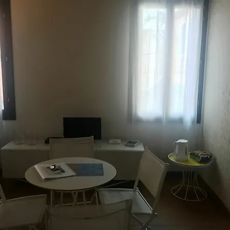 Contemporary In Ff Apartment *
